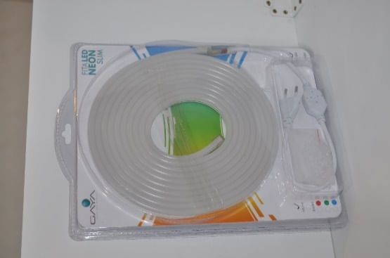 Saiba como usar a fita LED na decoração da sua casa 15 Fita Led Neon Slim 5M 75W 110V 3000K Branco Quente Gaya 1776576