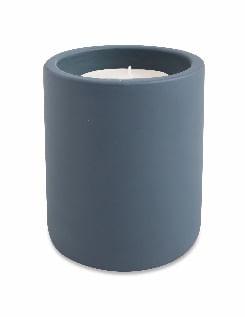 Como organizar um jantar romântico em casa? Veja dicas 11 Vela em Cimento Medio c Suporte Azul Mart 2309521