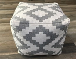 Ideias de como usar o puff quadrado na decoração da sua casa 9 Pufe de Algodao Estampado 40X40cm Cinza 2338440