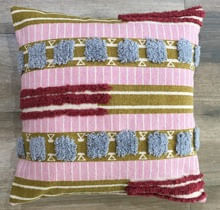 Veja 8 dicas de decoração de Natal para apartamentos e inspire-se 29 Capa de Almofada Estampada Tufada de Algodao 45X45cm 2338556