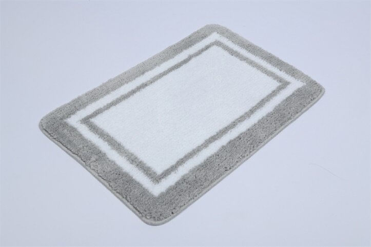 Como limpar tapete da sala em 5 passos simples e fáceis 4 Tapete de banheiro em poliester cinza e branco Coisas Coisinhas 2344246