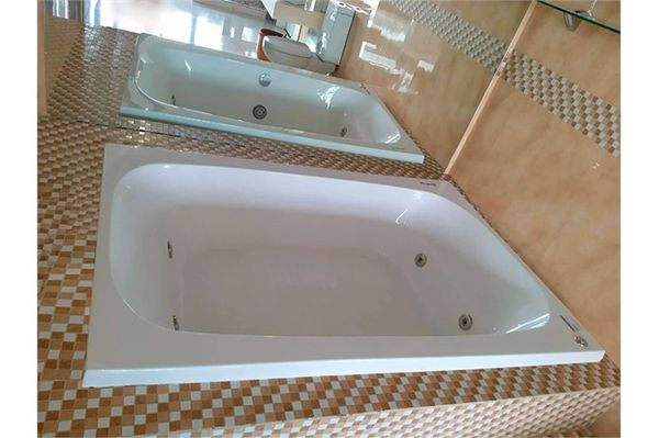 Banheira com hidromassagem Duratta 4 jatos P2 170x110cm branco Jacuzzi