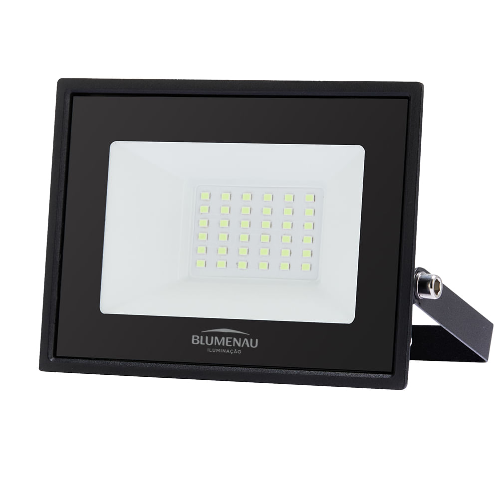 Acerte na iluminação: 4 dicas para escolher um refletor de LED 8 Refletor Tech Led Ip65 Aluminio 50W Luz Verde Biv Blumenau Iluminacao 2325616