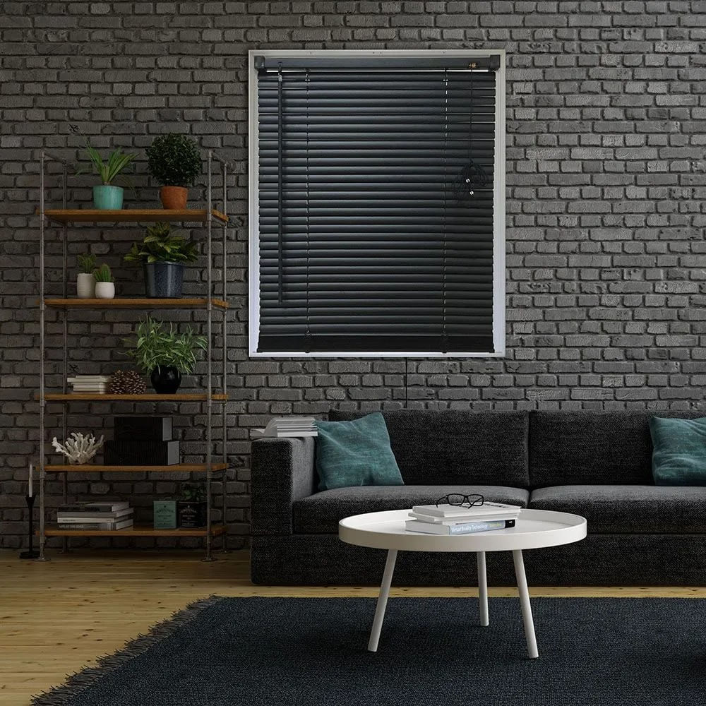 1586246 Image 1