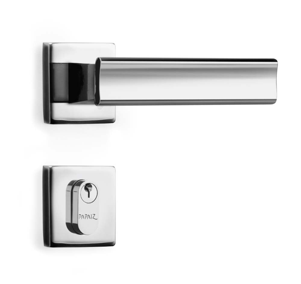 Saiba como escolher a porta de entrada ideal para a sua casa 9 Fechadura externa Bambino MZ640 cromada maquina de 40mm Papaiz