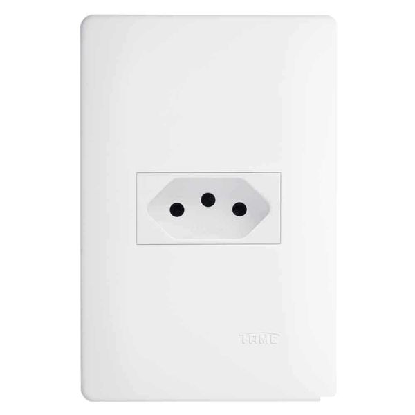 Conjunto montado de tomada 10A 250V com placa Habitat Fame